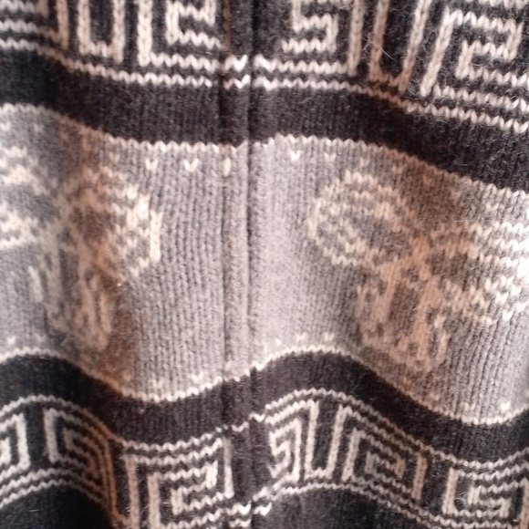 TNA 100% Lambs Wool Cowichan Style Cardigan Sweater Warm Charcoal Gray Knit 🩶 - Picture 7 of 11